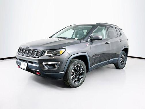 Granite Crystal Metallic Clearcoat 2018 Jeep Compass Trailhawk