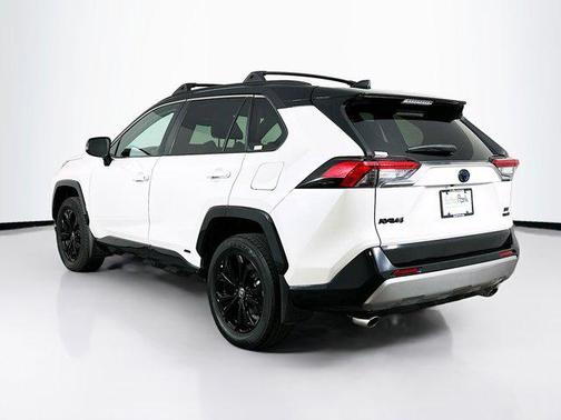 2022 Toyota RAV4 Hybrid SE
