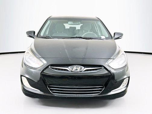 2013 Hyundai Accent SE