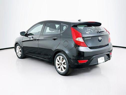 2013 Hyundai Accent SE