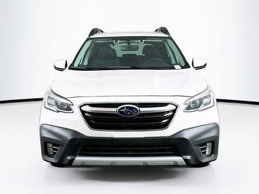 Crystal White Pearl 2022 Subaru Outback Limited
