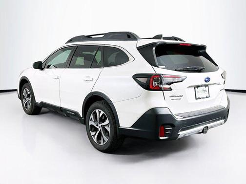 Crystal White Pearl 2022 Subaru Outback Limited
