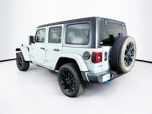 Earl Clearcoat 2023 Jeep Wrangler 4xe Sahara