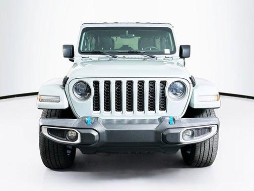 Earl Clearcoat 2023 Jeep Wrangler 4xe Sahara