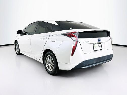 White 2017 Toyota Prius Two