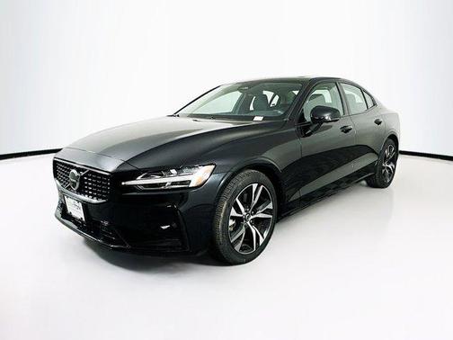 2025 Volvo S60 B5 Plus