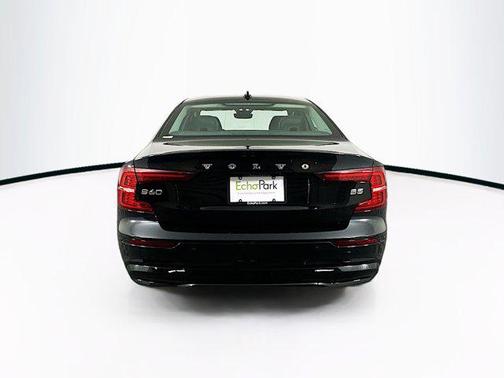 2025 Volvo S60 B5 Plus