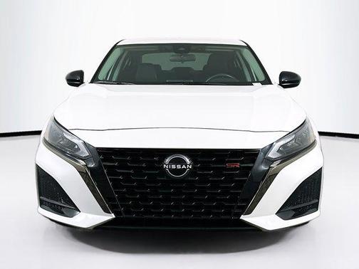 2023 Nissan Altima SR FWD