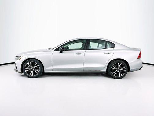 2024 Volvo S60 B5 Core Dark Theme
