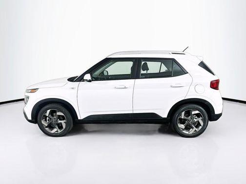 Lunar White 2025 Hyundai VENUE SEL