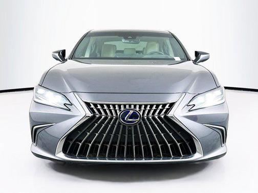 2022 Lexus ES 300h Luxury