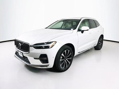 2023 Volvo XC60 B5 Plus Bright Theme