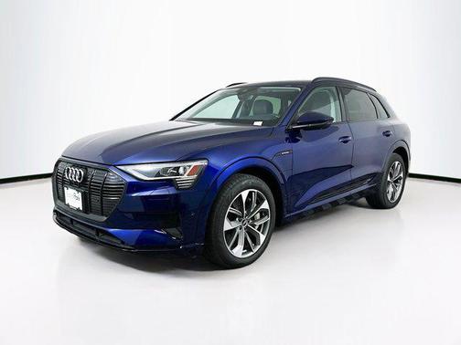 2021 Audi e-tron Premium Plus
