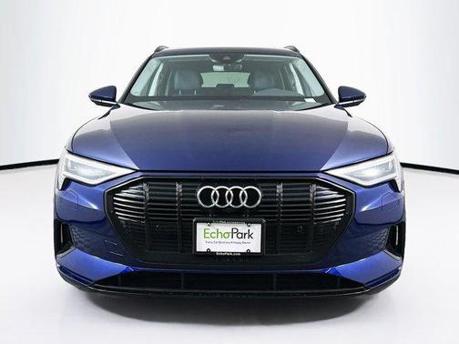 2021 Audi e-tron Premium Plus