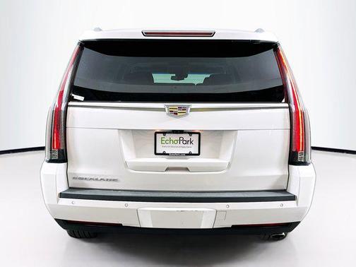 2018 Cadillac Escalade ESV Luxury