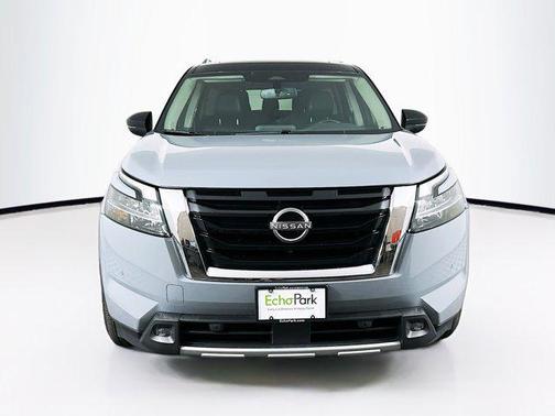 2022 Nissan Pathfinder SL 2WD