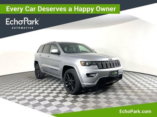 Photo 1 of 35 of 2019 Jeep Grand Cherokee Altitude