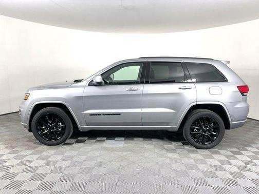 Photo 5 of 35 of 2019 Jeep Grand Cherokee Altitude