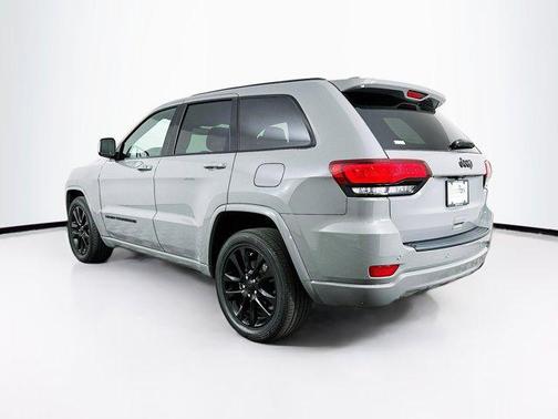 2022 Jeep Grand Cherokee Laredo