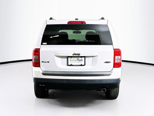 Bright White Clearcoat 2017 Jeep Patriot Sport