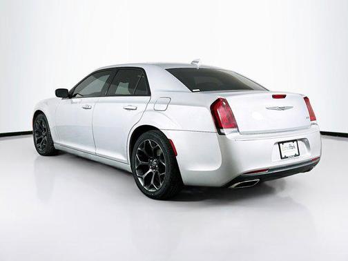 2019 Chrysler 300 Touring