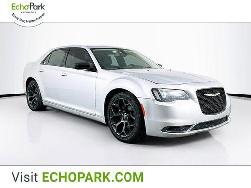 2019 Chrysler 300 Touring