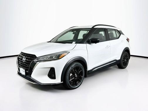 Fresh Powder 2024 Nissan Kicks SR