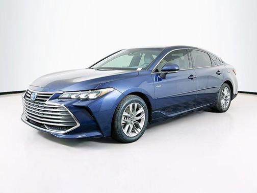2020 Toyota Avalon Hybrid XLE
