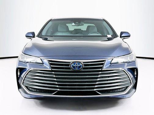 2020 Toyota Avalon Hybrid XLE