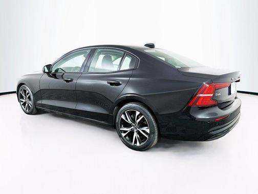 2025 Volvo S60 B5 Plus