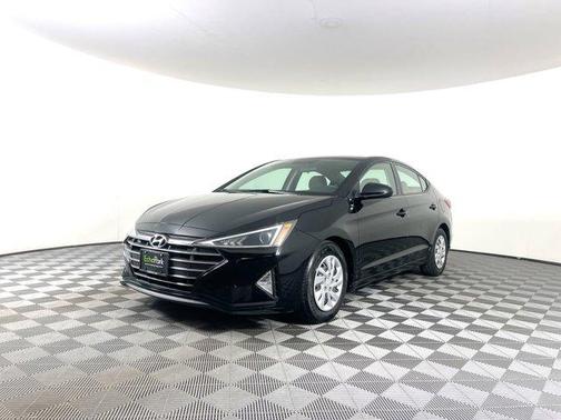 Photo 3 of 33 of 2019 Hyundai Elantra SE