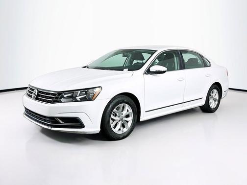 Pure White 2016 Volkswagen Passat 1.8T S