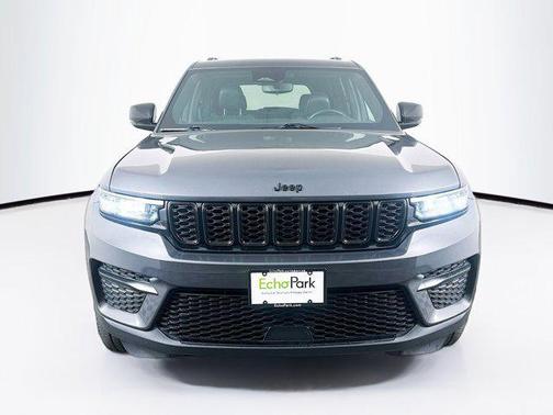 2022 Jeep Grand Cherokee Altitude