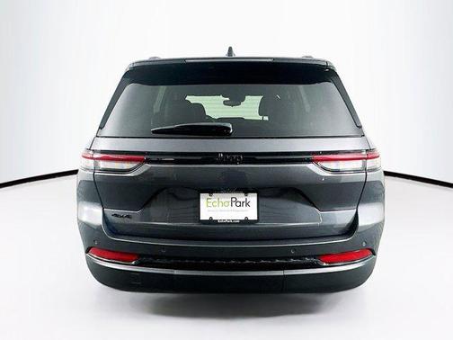 2022 Jeep Grand Cherokee Altitude
