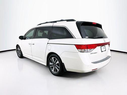 White Diamond Pearl 2016 Honda Odyssey Touring