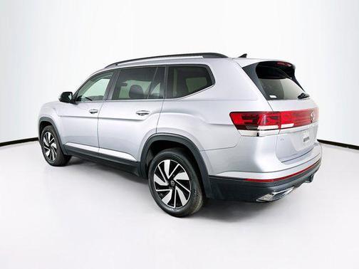 Platinum Gray Metallic 2025 Volkswagen Atlas 2.0T SE w/Technology 4MOTION