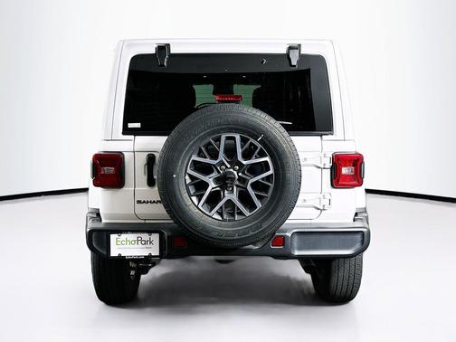 Bright White Clearcoat 2025 Jeep Wrangler 4-Door Sahara 4x4