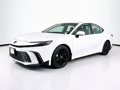 Ice Cap 2025 Toyota Camry SE