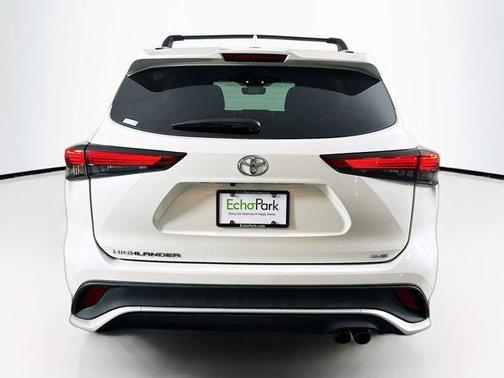 Blizzard Pearl 2021 Toyota Highlander XSE
