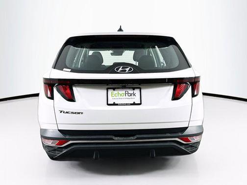 2023 Hyundai TUCSON SE