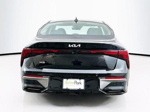 Aurora Black Pearl 2025 Kia K5 LXS