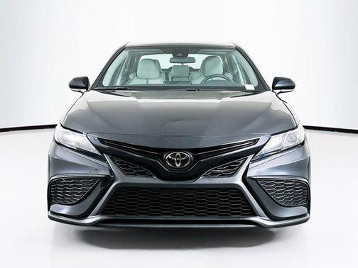 Midnight Black Metallic 2022 Toyota Camry SE