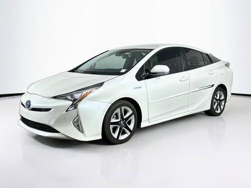 Blizzard Pearl 2017 Toyota Prius Four Touring