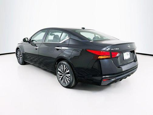 Super Black 2025 Nissan Altima SV FWD
