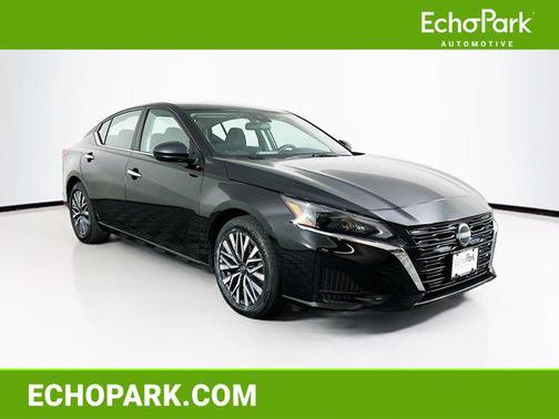 Super Black 2025 Nissan Altima SV FWD