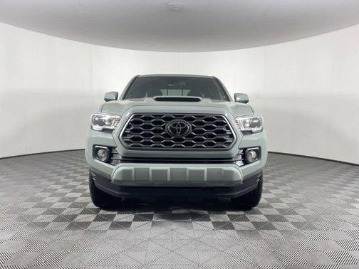 Photo 2 of 33 of 2022 Toyota Tacoma TRD Sport