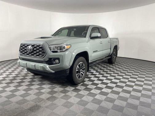 Photo 3 of 33 of 2022 Toyota Tacoma TRD Sport
