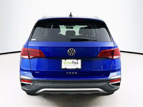 Cornflower Blue 2022 Volkswagen Taos 1.5T SE