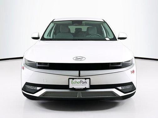 2024 Hyundai IONIQ 5 SE Standard Range