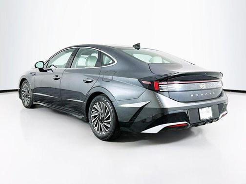 2025 Hyundai SONATA Hybrid SE